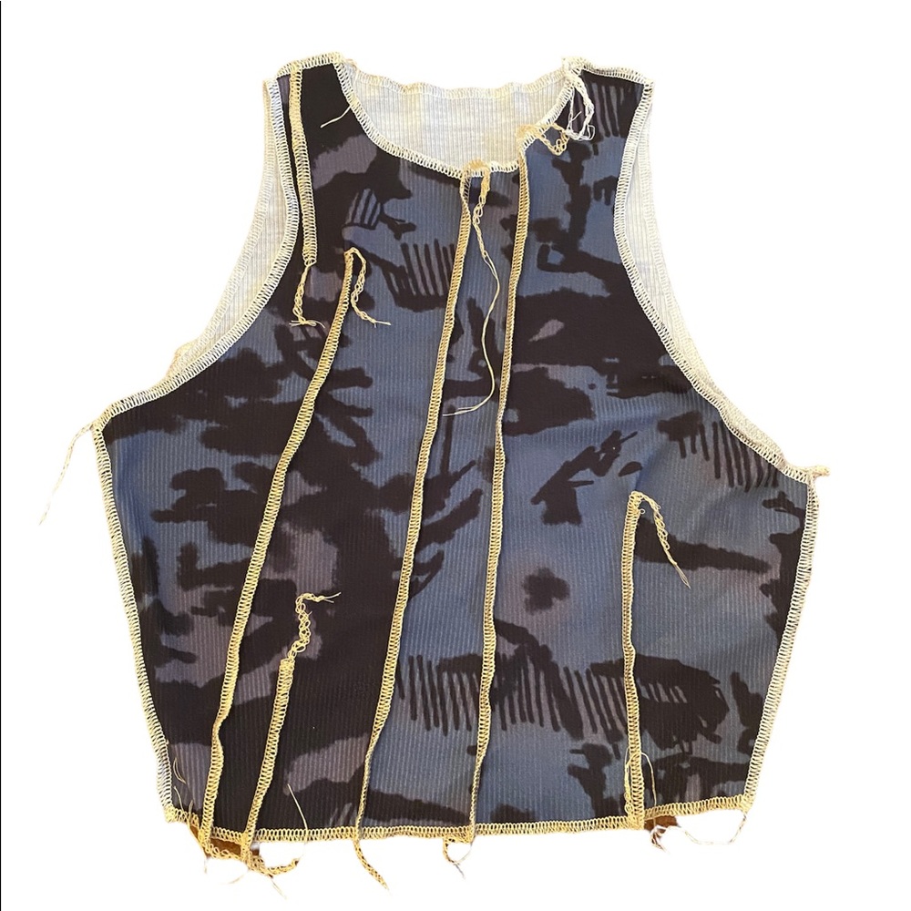 Graphic stitching top
